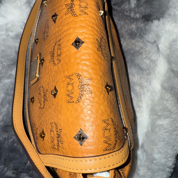 MCM Visetos Cognac Leather Shoulder Bag - Picture 11 of 14